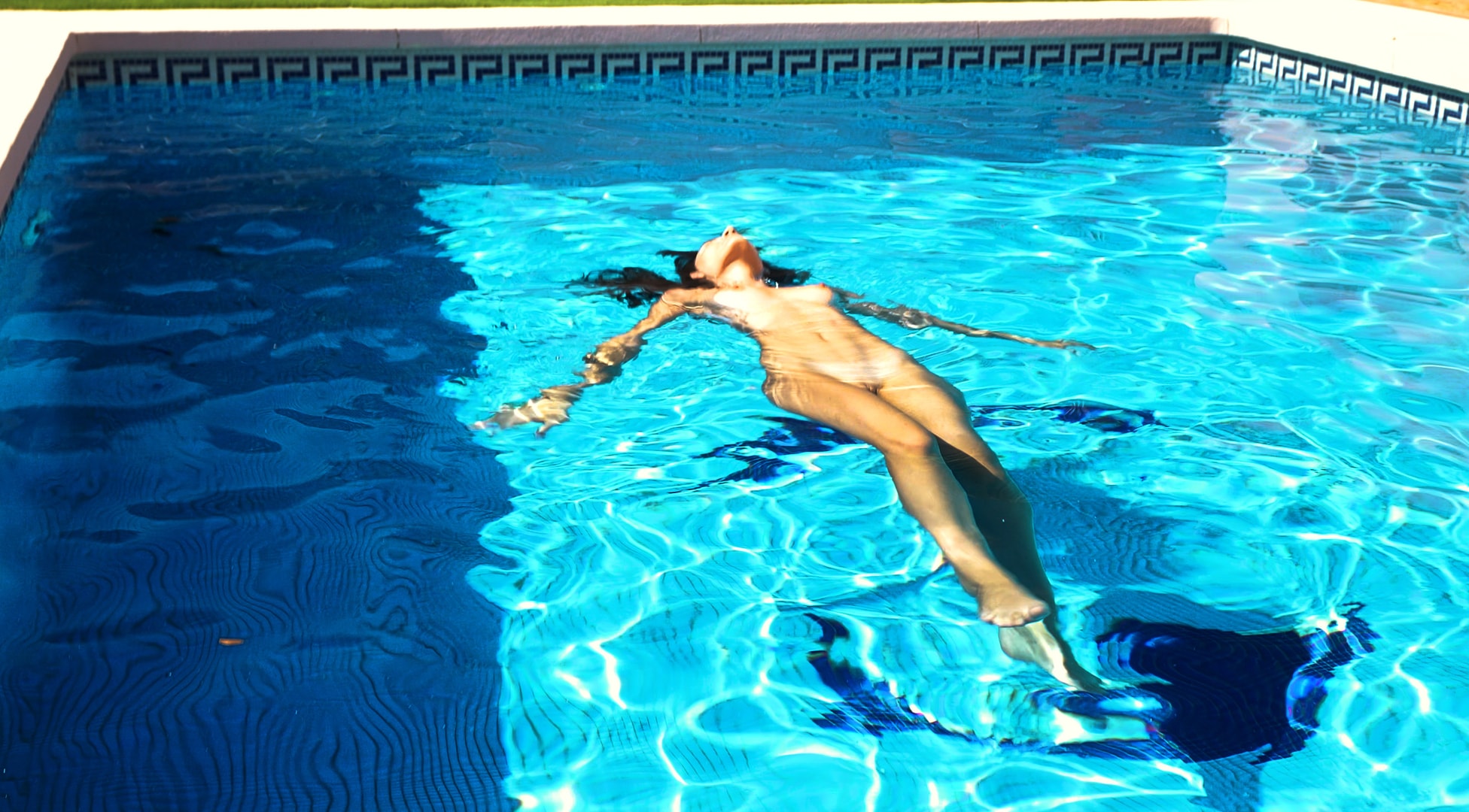 Double Squirt Masturbating By The Pool